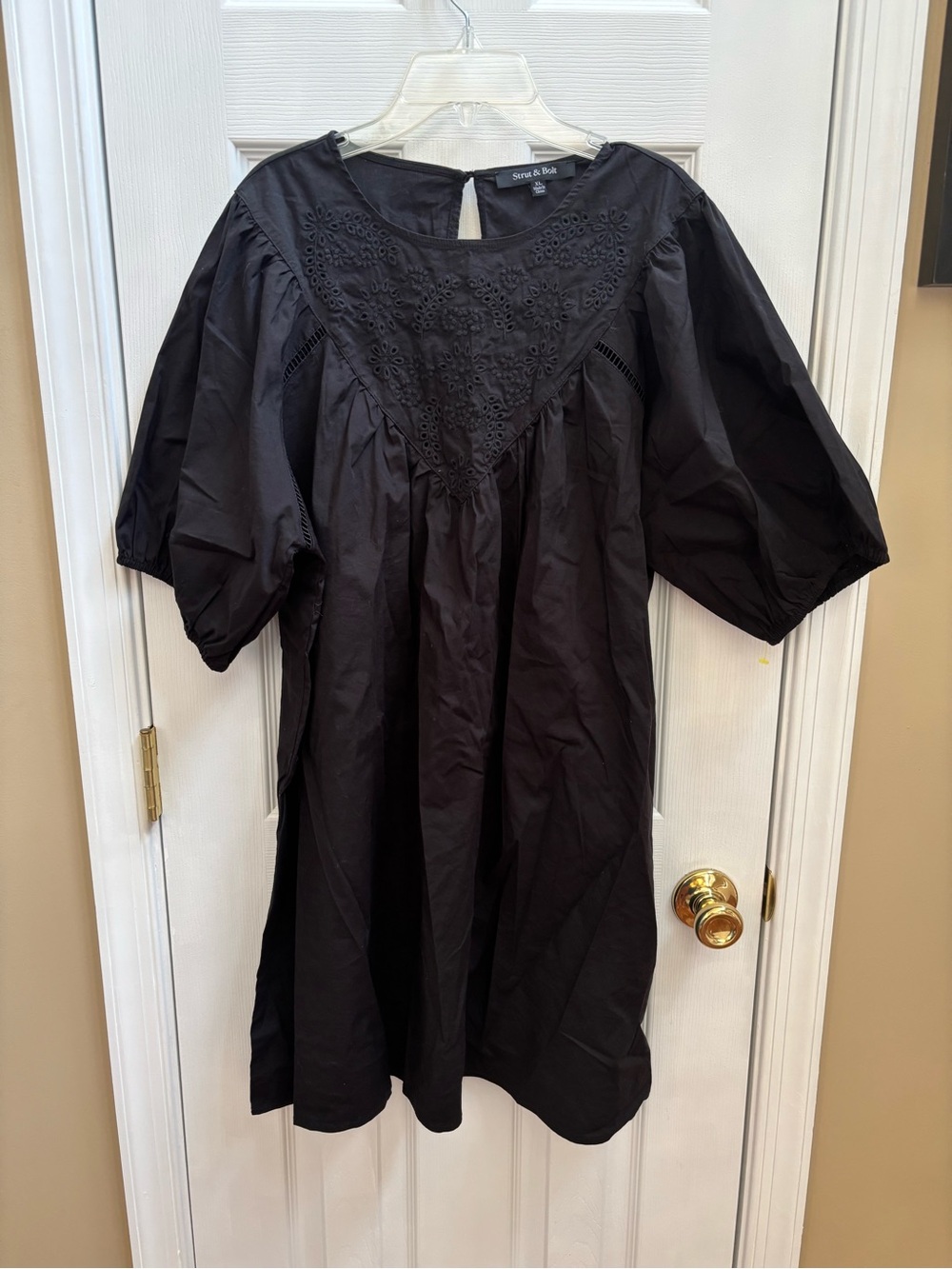 Strut & Bolt Black Embroidered Puff-Sleeve Dress, Size XL, EUC